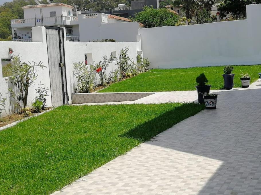 فيلة Vue Sur *